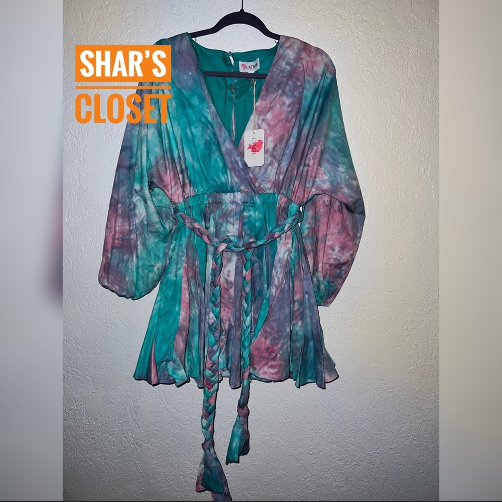 Chic Couture Online | Medium | Green/ Blue Marble